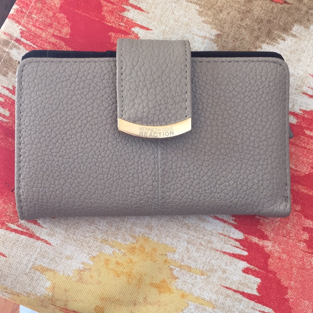 Kenneth Cole Gray Wallet